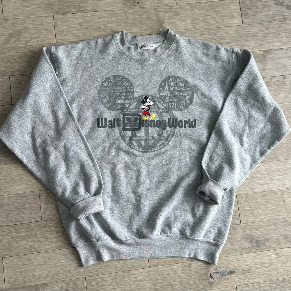 Walt Disney Workd Gray‎ Turtleneck Sweater Medium